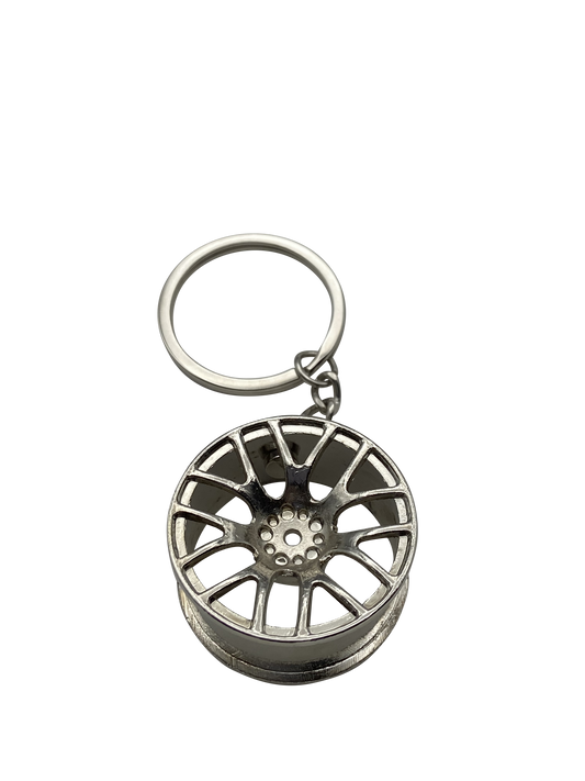 Schlüsselanhänger in Silber Felgendesign